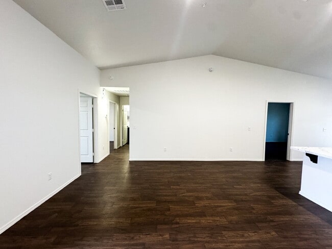 Building Photo - "Charming 3-Bedroom, 2 Bathroom Home in Yuma!"