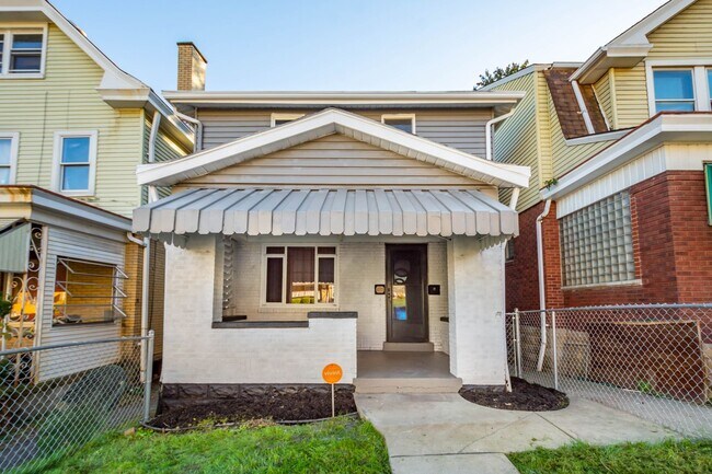 Building Photo - Stunning 3 bedroom home in Bon Air available September 1!