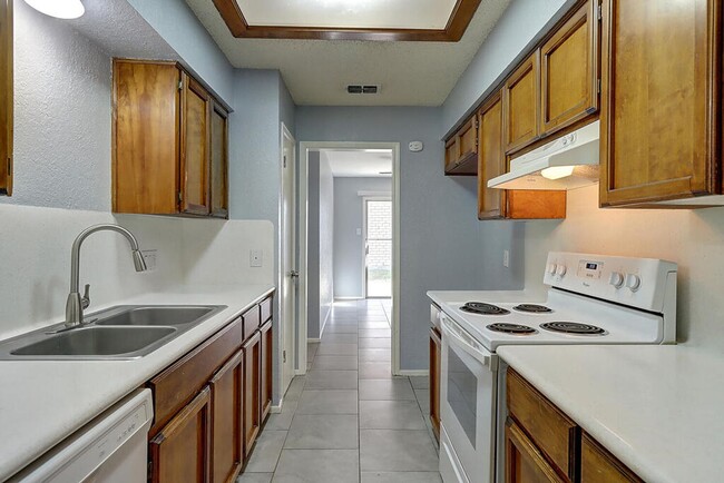 Building Photo - 5310 Gateridge Dr