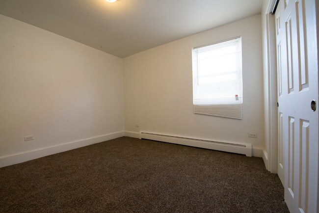 Building Photo - 6618 S Wabash Ave