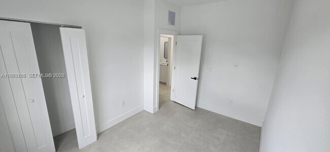 Building Photo - 141 NW 11th St