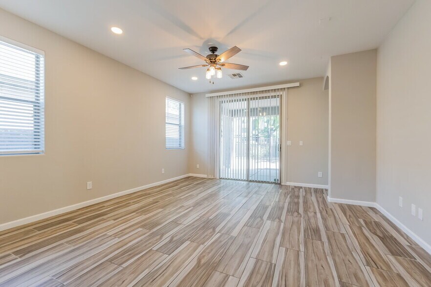 Building Photo - 3049 S Sailors Way