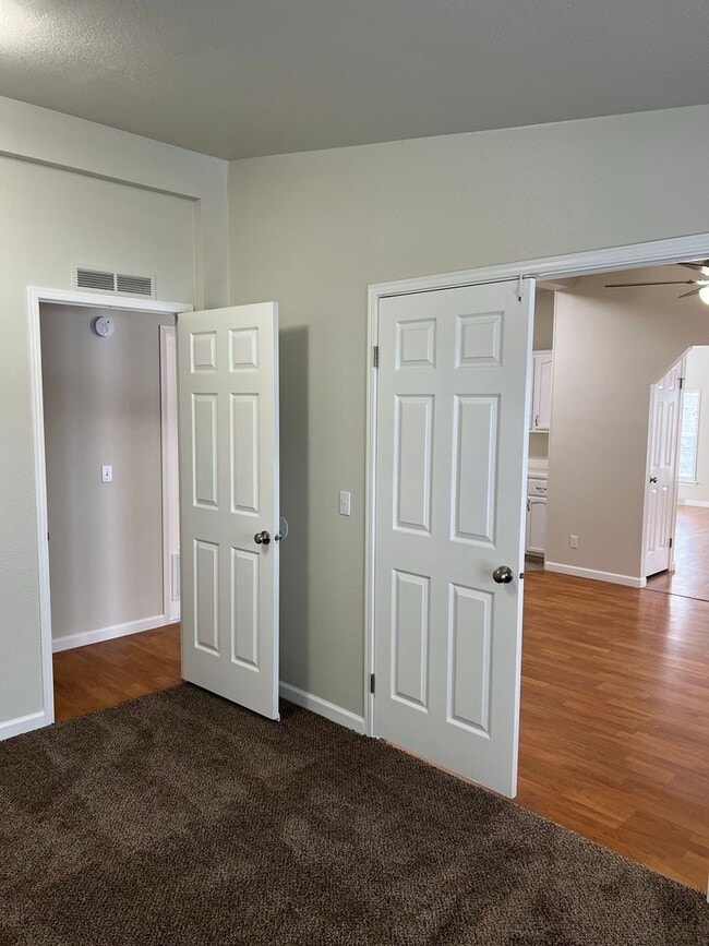 Building Photo - Lovely 3 bedroom home on property