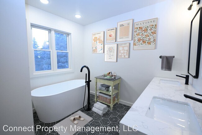 Building Photo - 6 br, 3.5 bath House - 121 W Graf Street