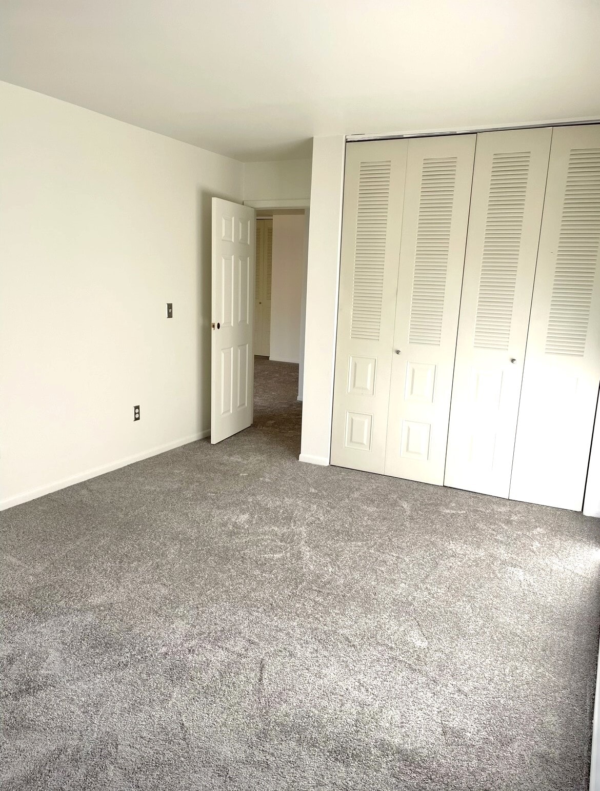 Building Photo - 176 Hackensack St