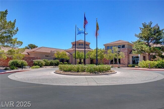 Building Photo - 2660 Crown Ridge Dr