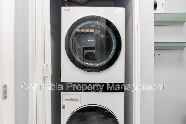 Building Photo - 127 11th St NE