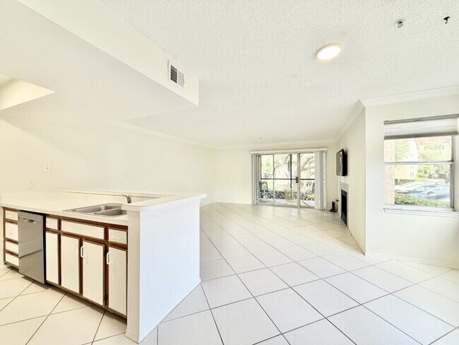 Building Photo - 2400 Feather Sound Dr