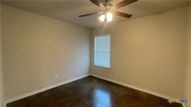 Building Photo - 202 Lowes Blvd