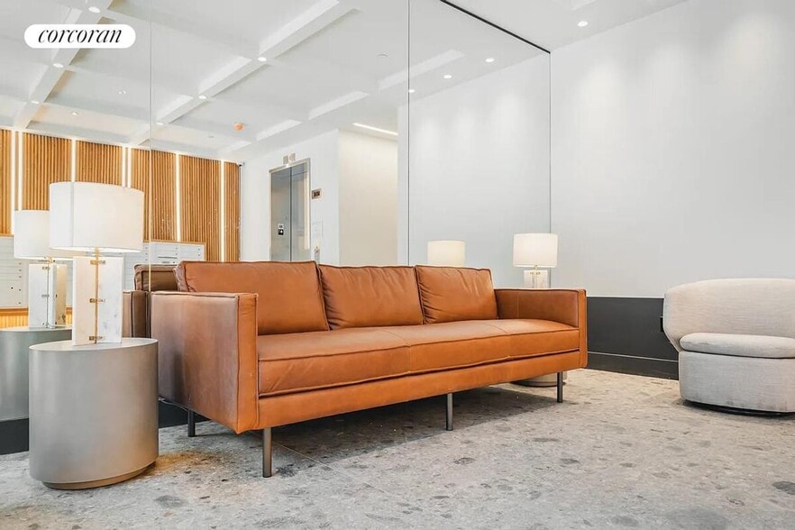 Building Photo - 420 Gates Ave