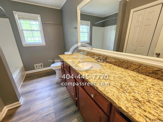 Building Photo - 142 Wanda Ave