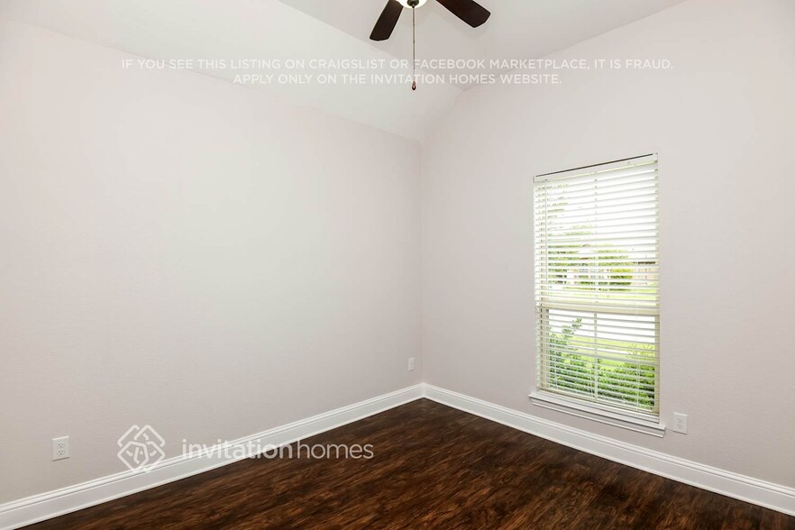 Building Photo - 212 Buckskin Dr