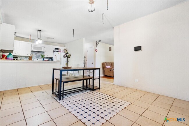 Building Photo - 1820 Gaynor Dr