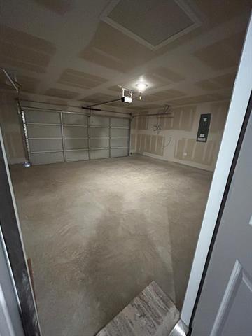 Building Photo - 520 Midnight Oak Dr