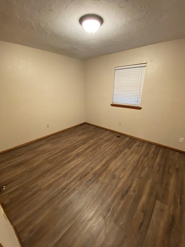 Building Photo - 415 Wild Wind Rd