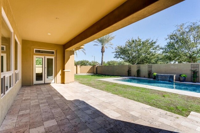 Building Photo - 15865 W Vernon Ave