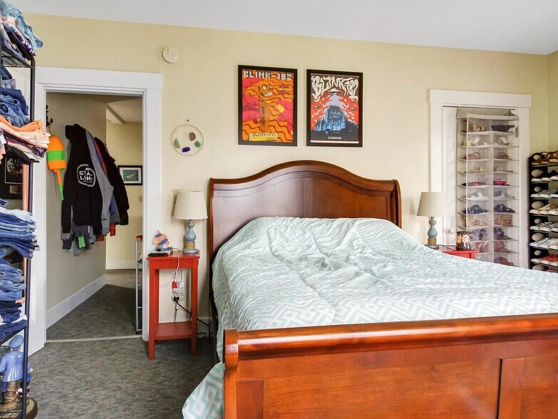 Building Photo - 14 Swan St