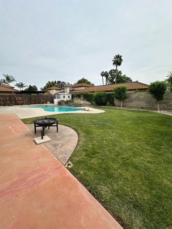 Building Photo - 3040 Boulder Ave