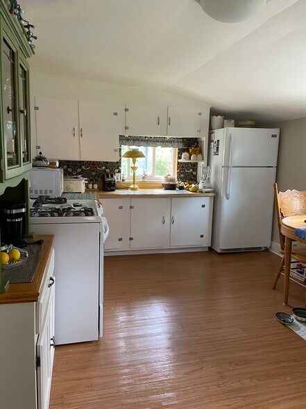 Primary Photo - 401 4th St