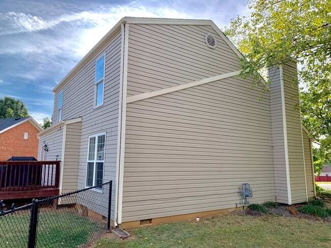Building Photo - Welcome Home Rent Ready!