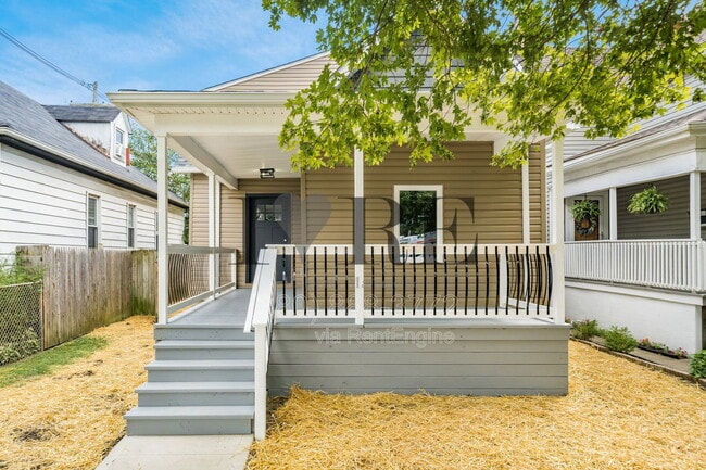 Building Photo - 429 E Mithoff St