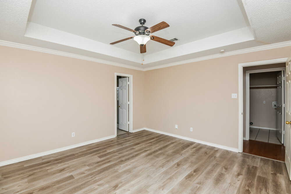 Building Photo - 121 Downwood Dr