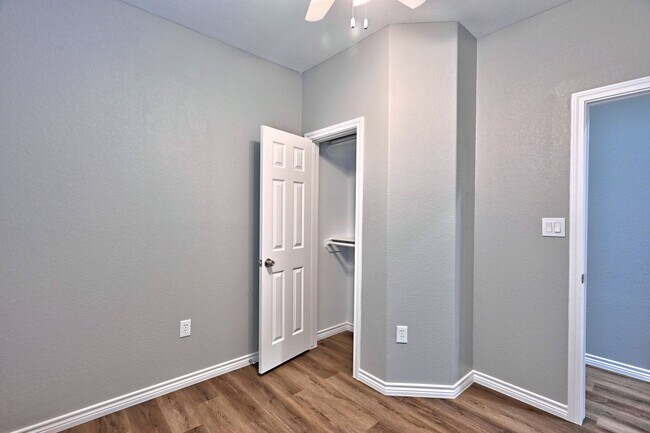 Building Photo - 11911 Nelwood St