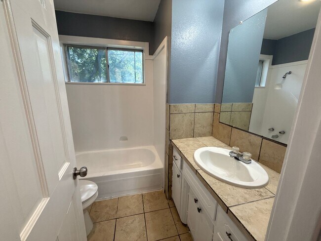 Building Photo - SOUTH 17TH DUPLEX