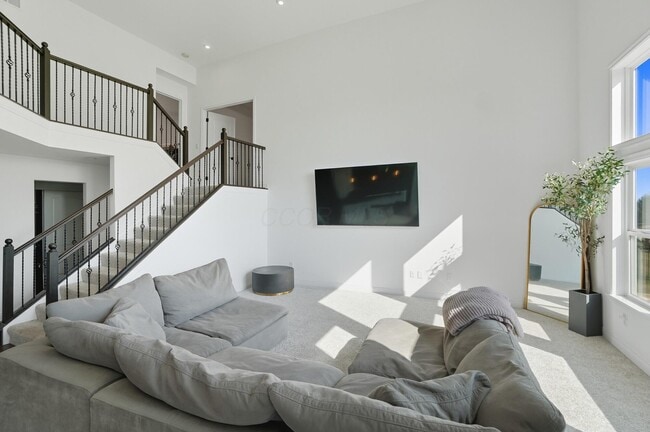 Building Photo - 6060 Lavender
