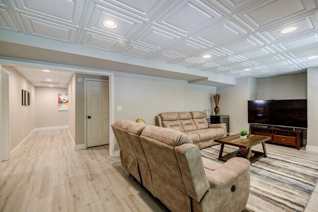 Building Photo - 2105 Brookridge Ter