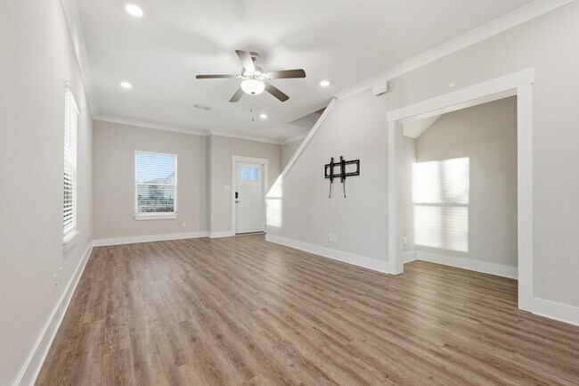 Building Photo - 235 Date Palm Ln