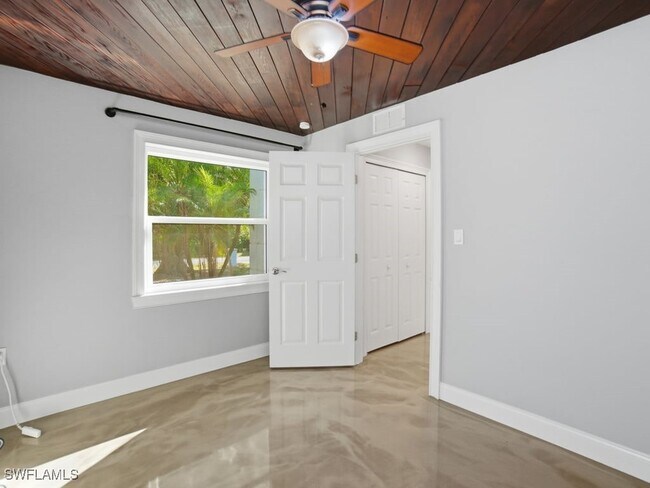 Building Photo - 4920 Shady River Ln