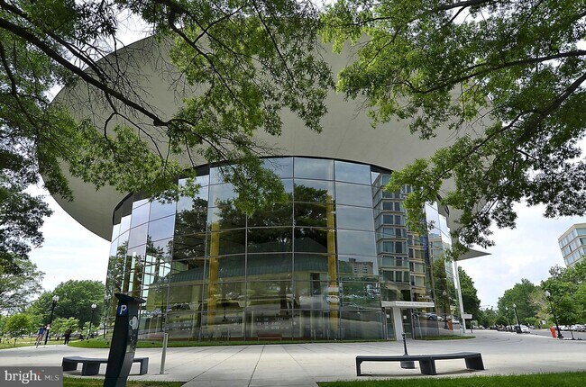 Building Photo - 519 G St SW