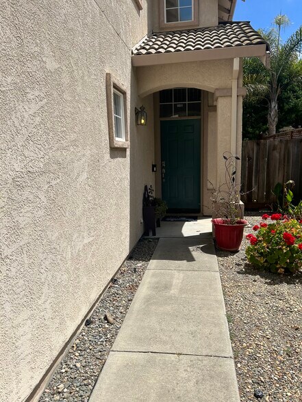 Building Photo - 9336 Lariat Dr