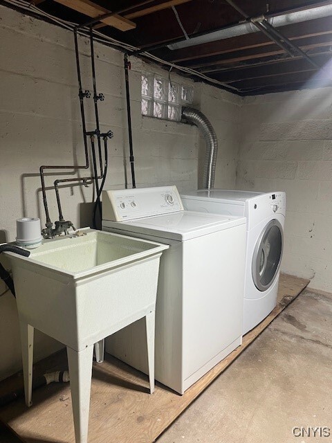 Building Photo - 302 Twin Elms Ln