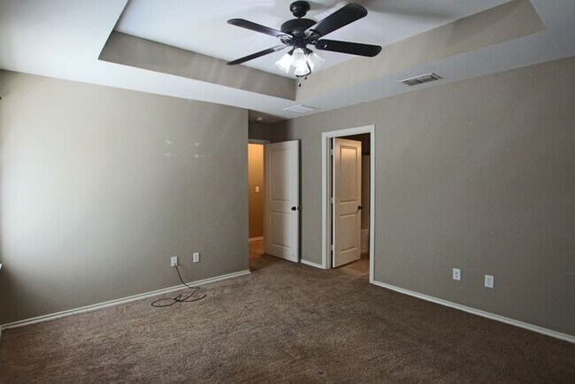Building Photo - Tour Today! 3 Bedroom 2 Bath in Lindale ISD!
