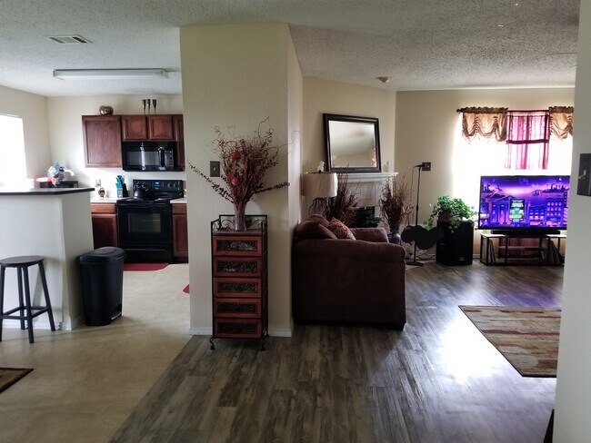 Building Photo - 8103 Zephyr Ct