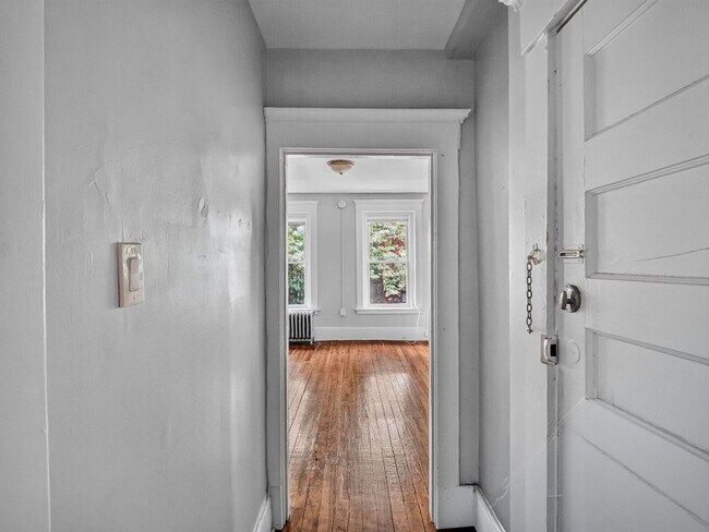 Interior Photo - 165 Park Street