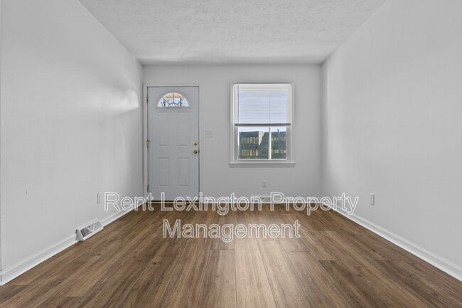 Building Photo - 4021 Victoria Way