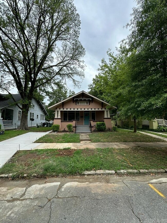 Building Photo - 2103 W 18th St