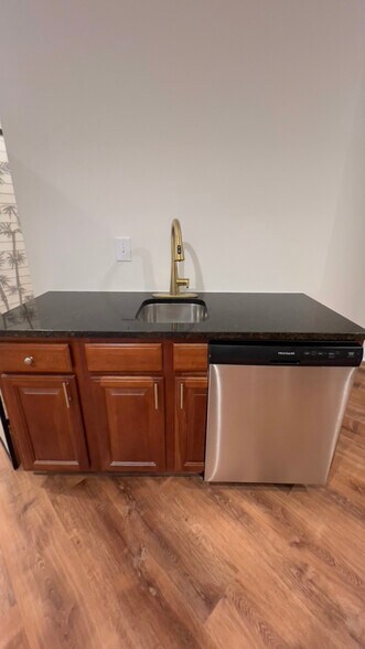 Building Photo - 8298 Elm Shade Ct