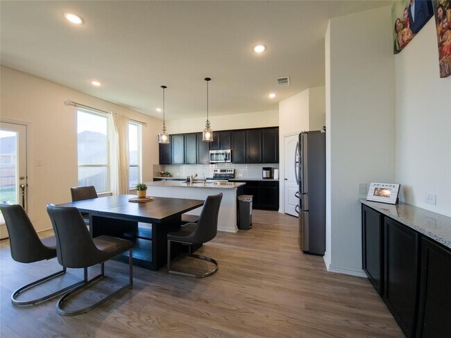 Building Photo - 627 Pheasant Hill Ln