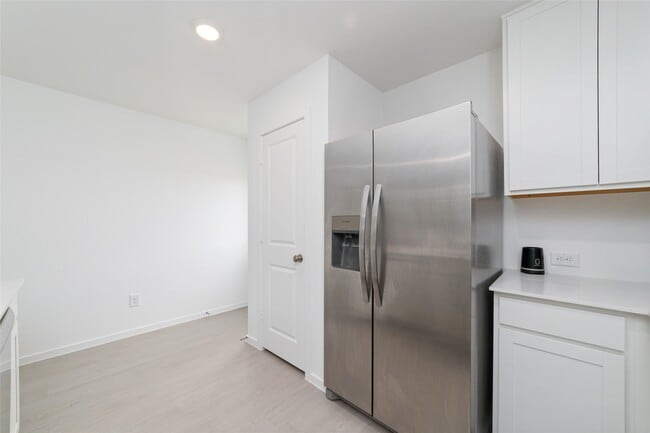 Building Photo - 12410 Mountain Daisy Rd