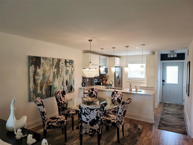 Building Photo - 301 Cambridge Rd