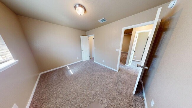 Building Photo - 307 Dober St