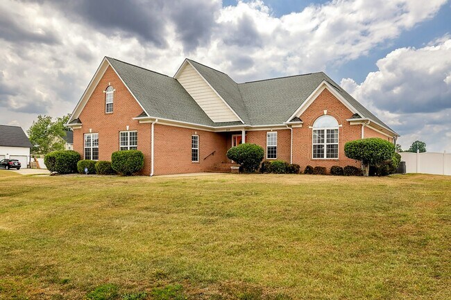 Primary Photo - 523 Murray Fork Dr