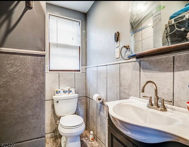 Bathroom - 313 E 17th St