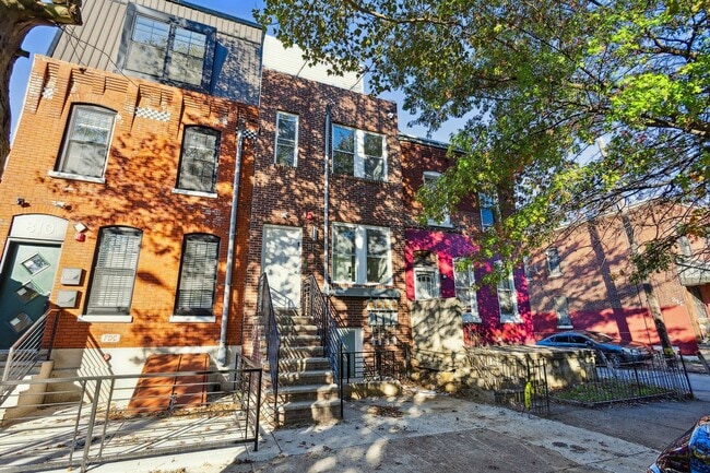 Building Photo - 812 N Holly St