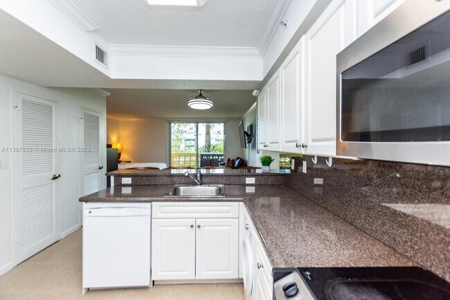 Building Photo - 2501 S Ocean Dr