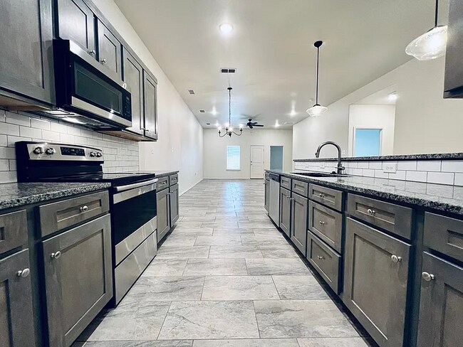 Primary Photo - 5518 Kemper St